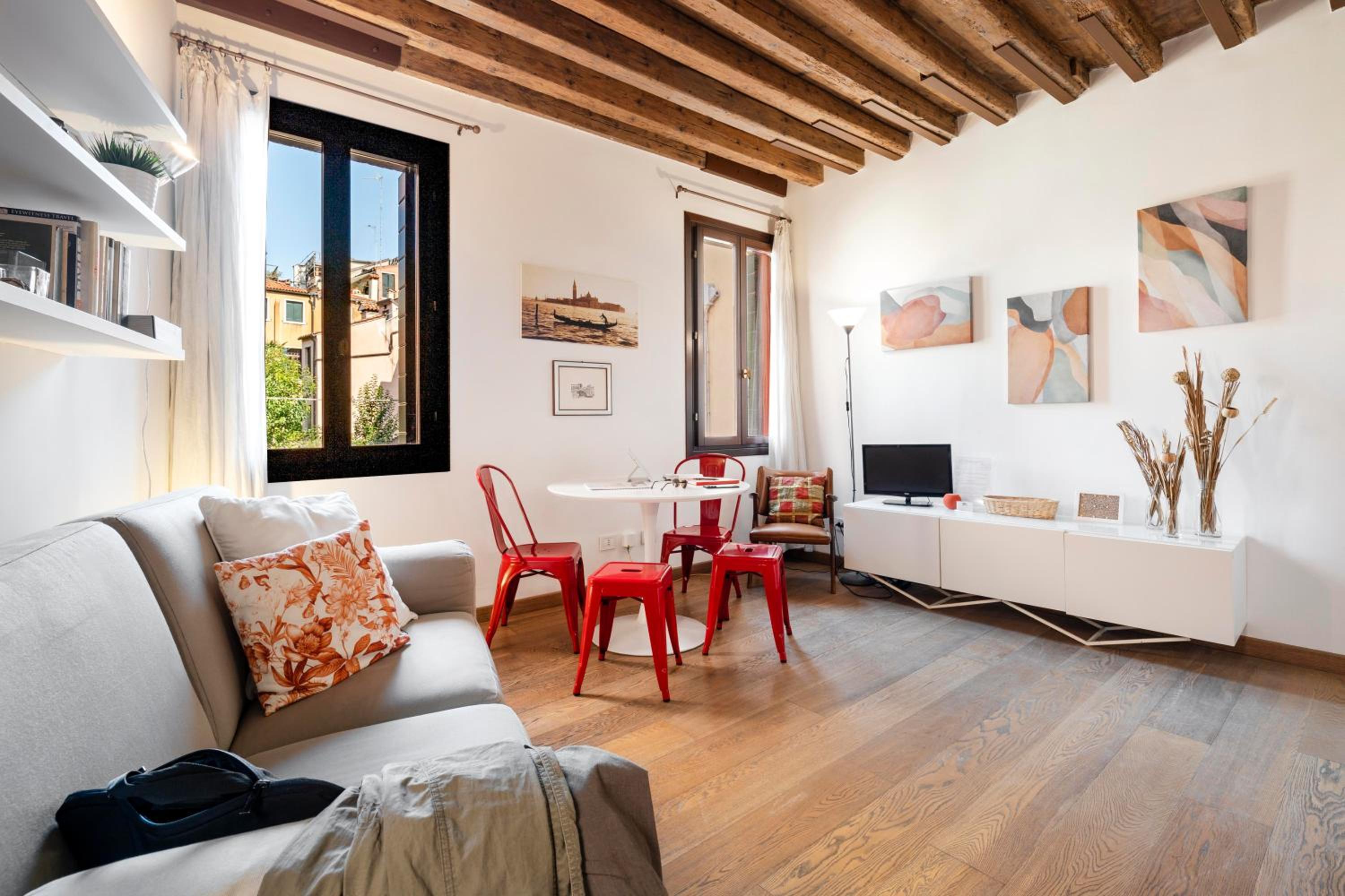 Contemporary Apartment In Venice Ff 6/35