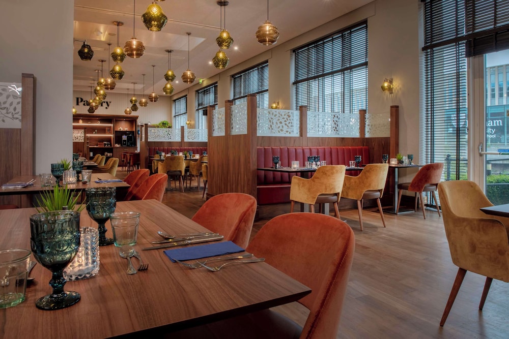 Radisson Blu Hotel Durham 66/86