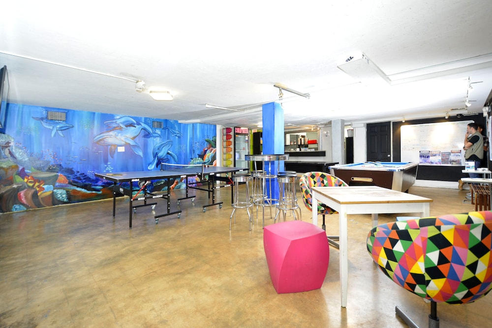 South Beach Rooms and Hostel 43/48