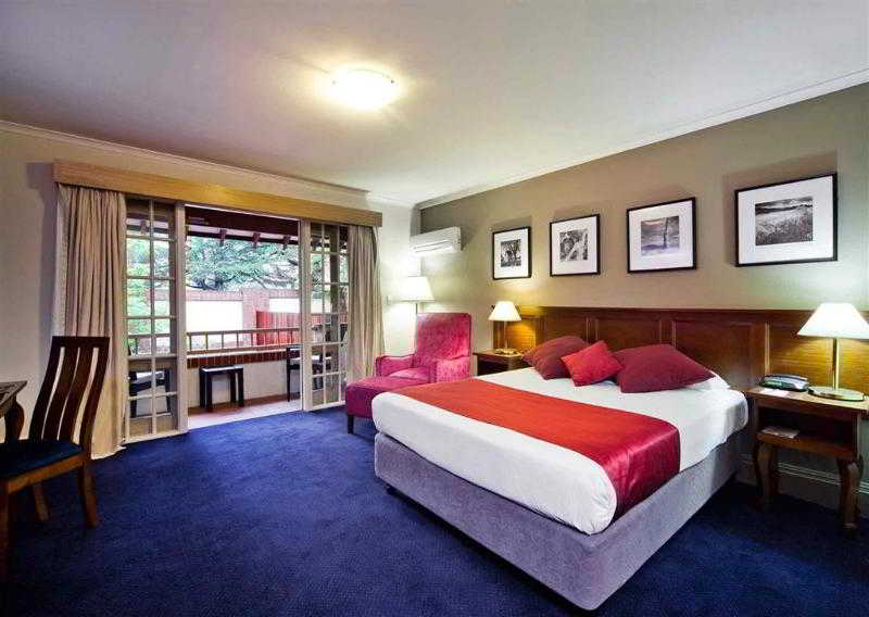 EXECUTIVE, KING BED, COURTYARD VIEW