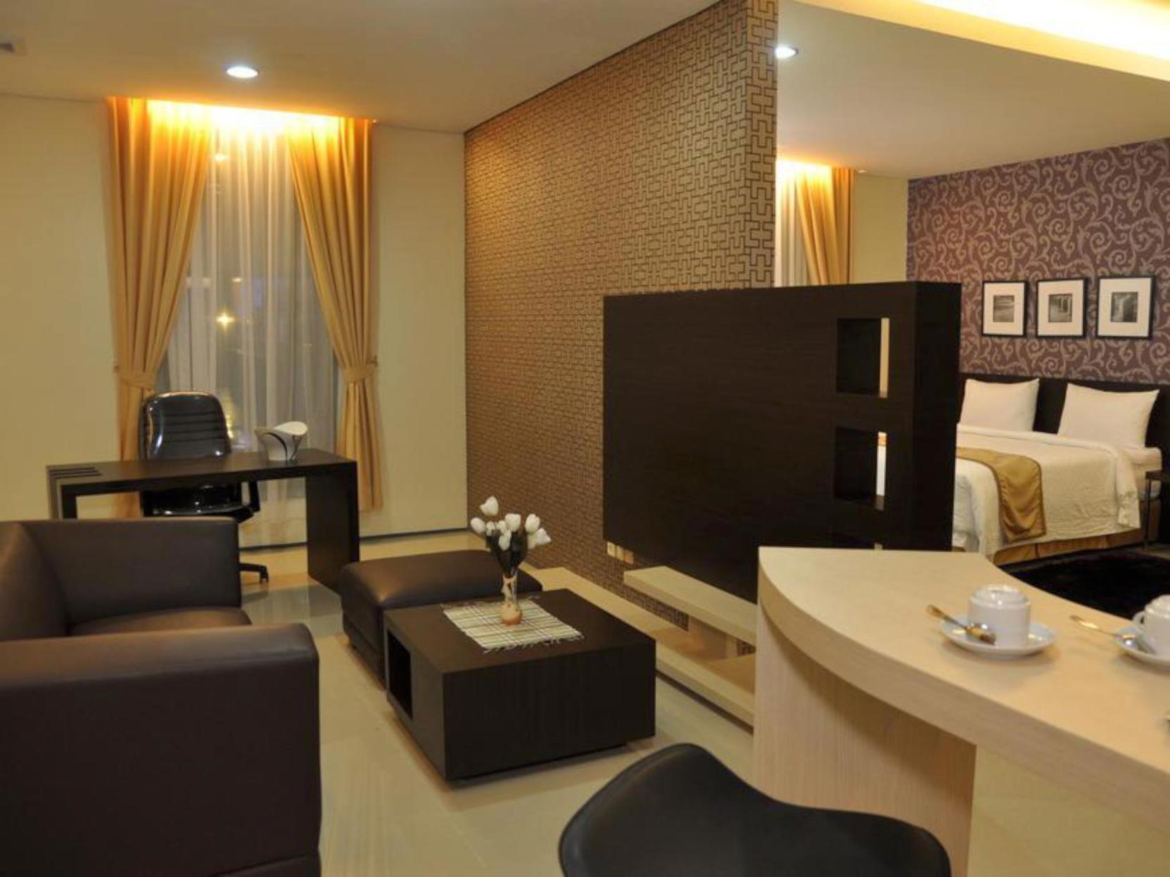 Regina Hotel Pemalang 23/32