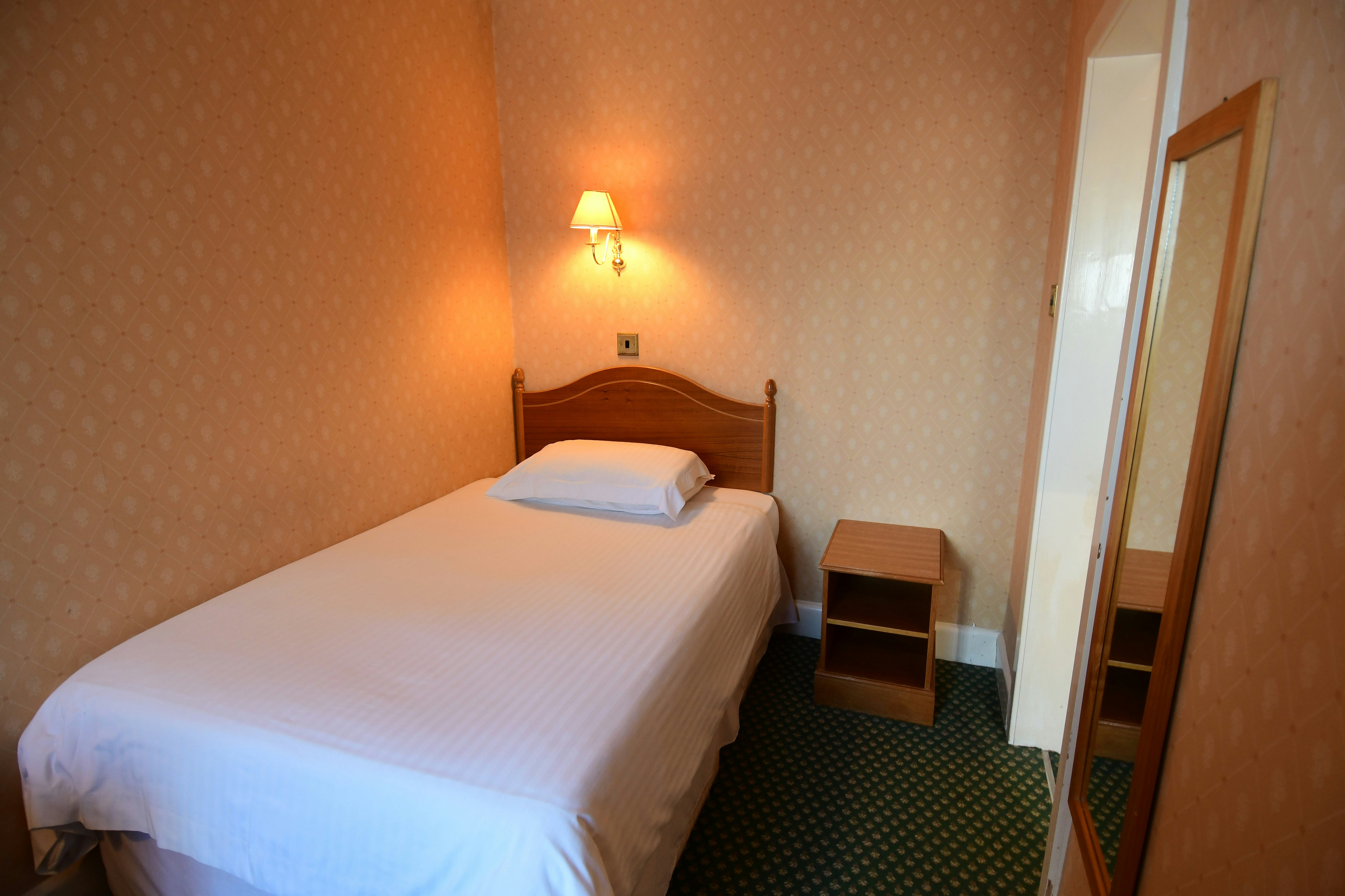 Trouville Hotel 32/76