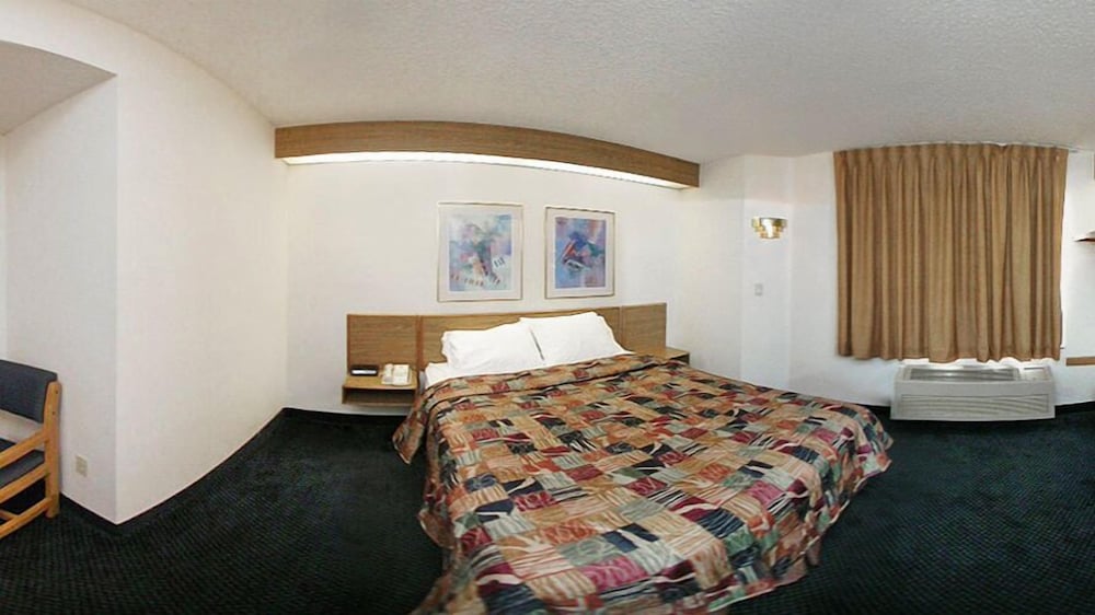 Days Inn By Wyndham Flint/Bishop International Airport 15/41