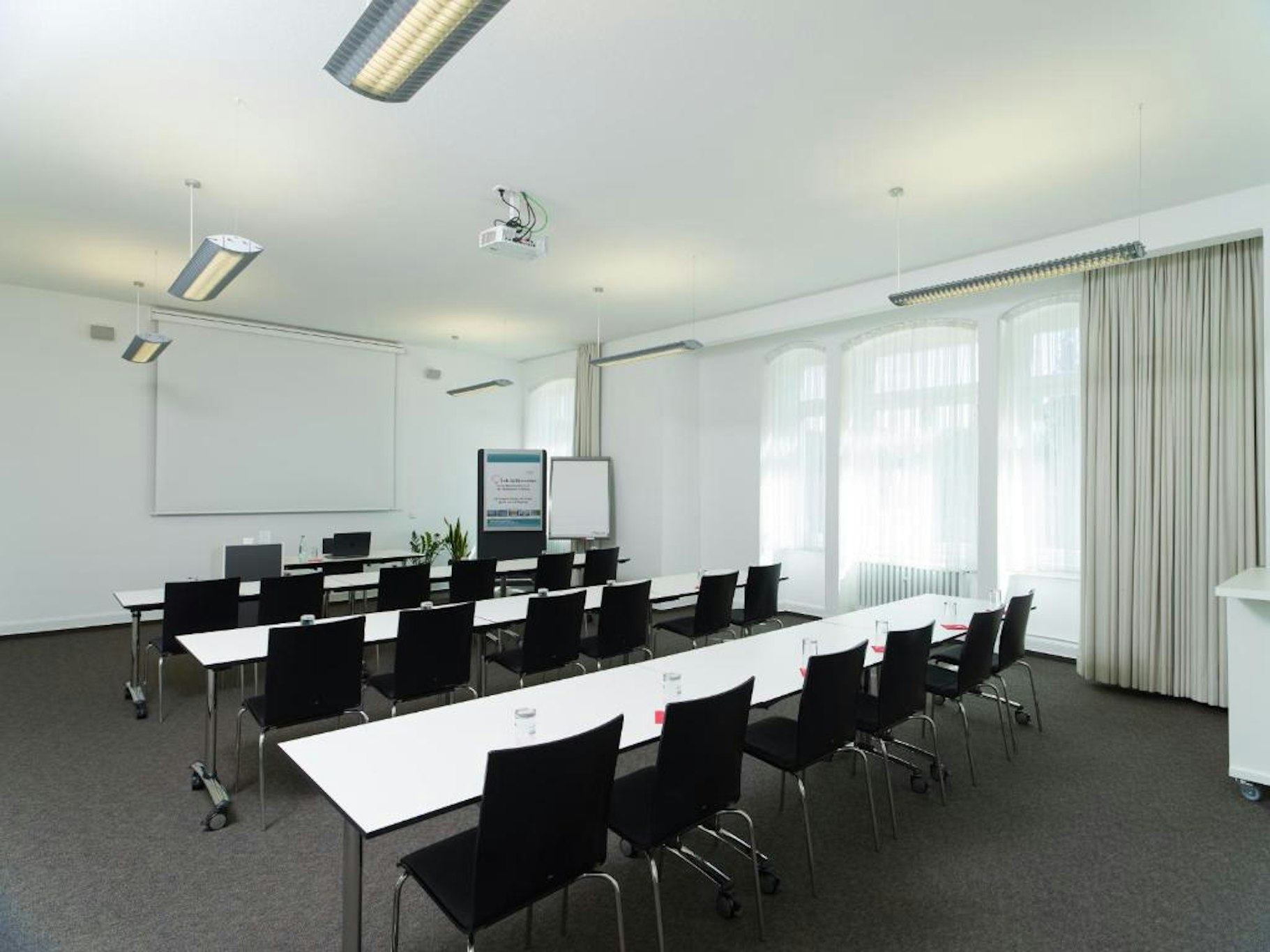 Bildungshaus St Bernhard 16/26