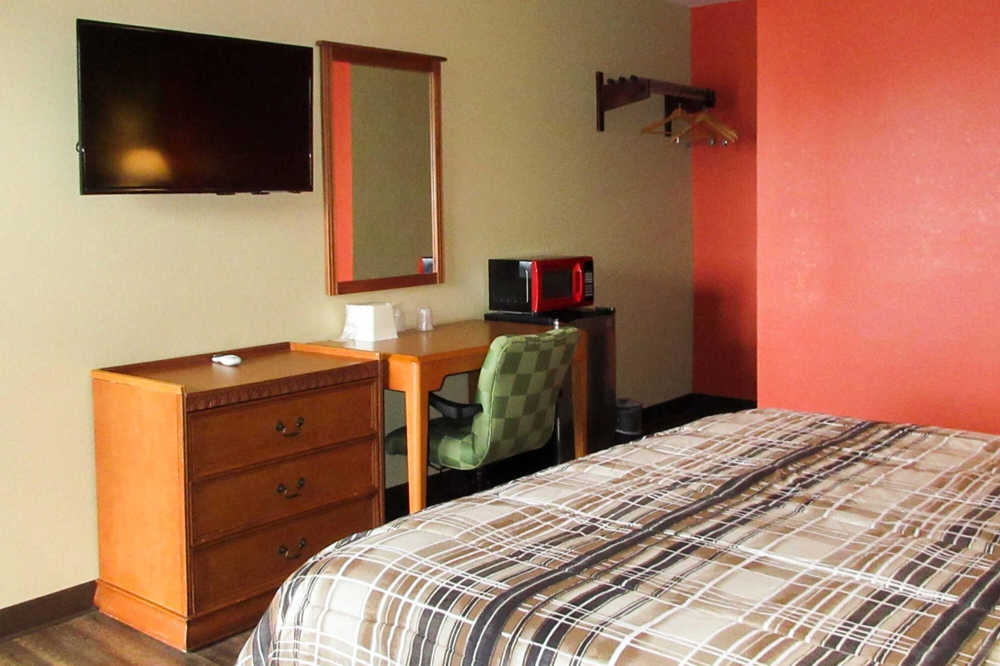 ROOM, KING BED, SMOKING
