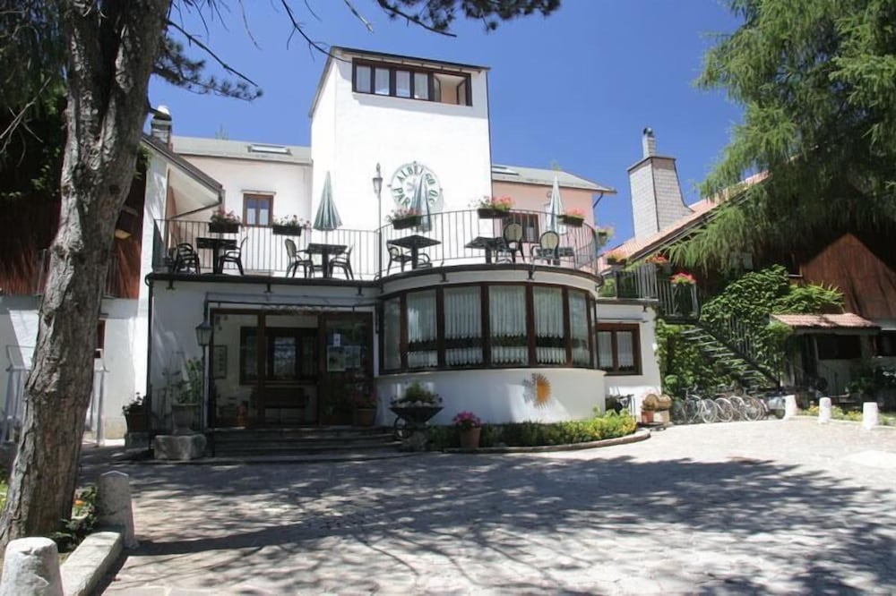 LH Albergo Il Paradiso 1/38
