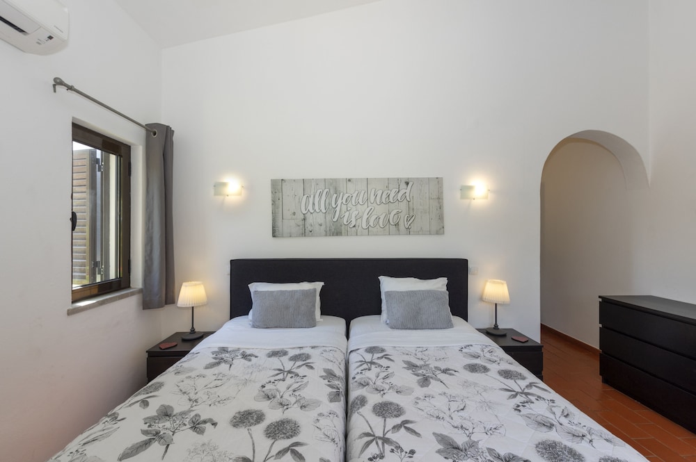 Rocha Brava Village Resort 28/77