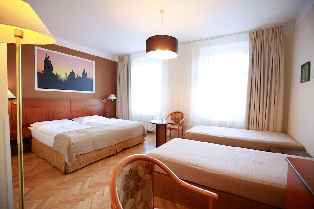 Hotel Merkur 25/63