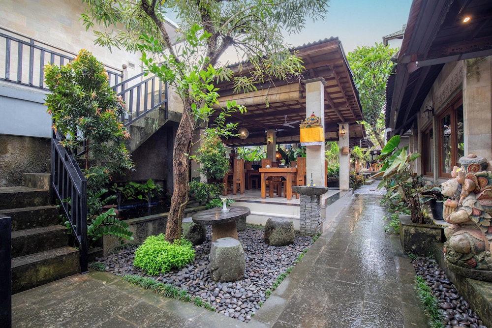 Amoya Inn 40/50