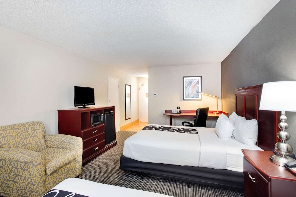 La Quinta Inn & Suites by Wyndham Indianapolis South 14/46