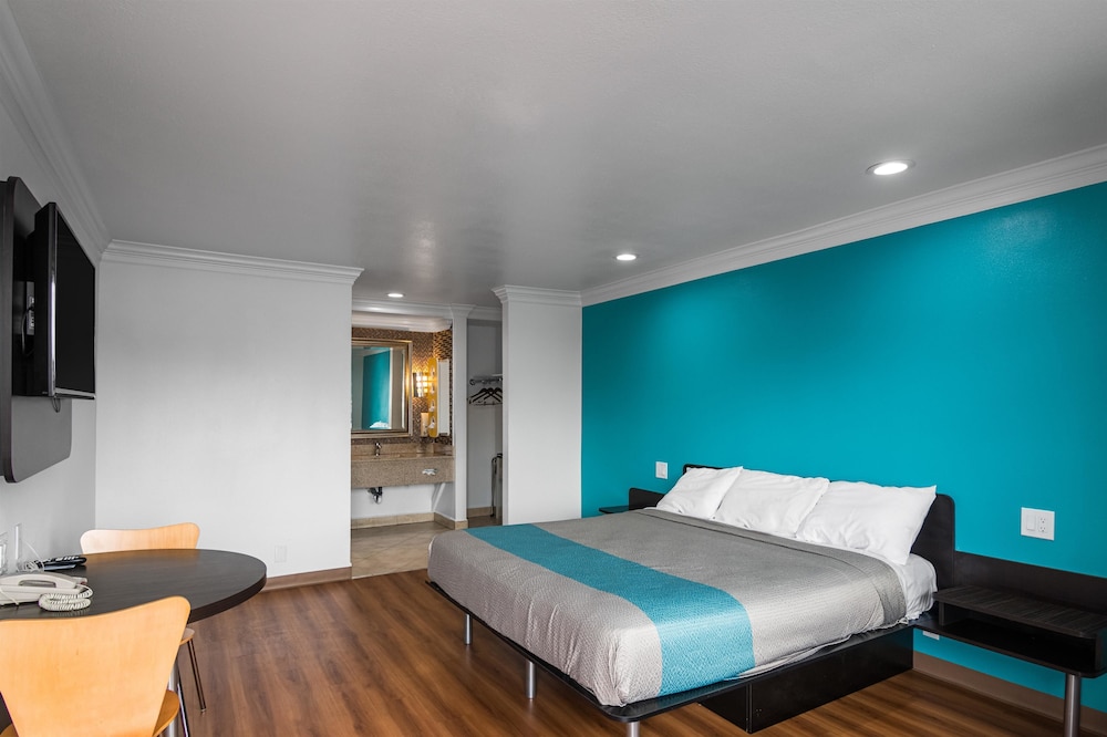 Motel6 Norwalk, CA 14/43
