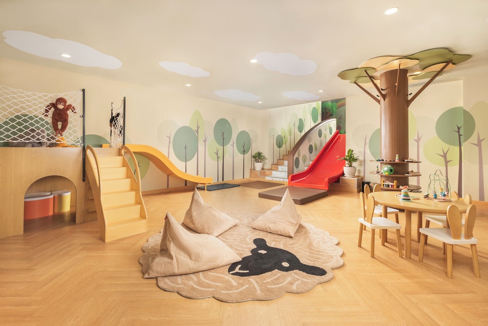 The Papandayan Hotel 53/60