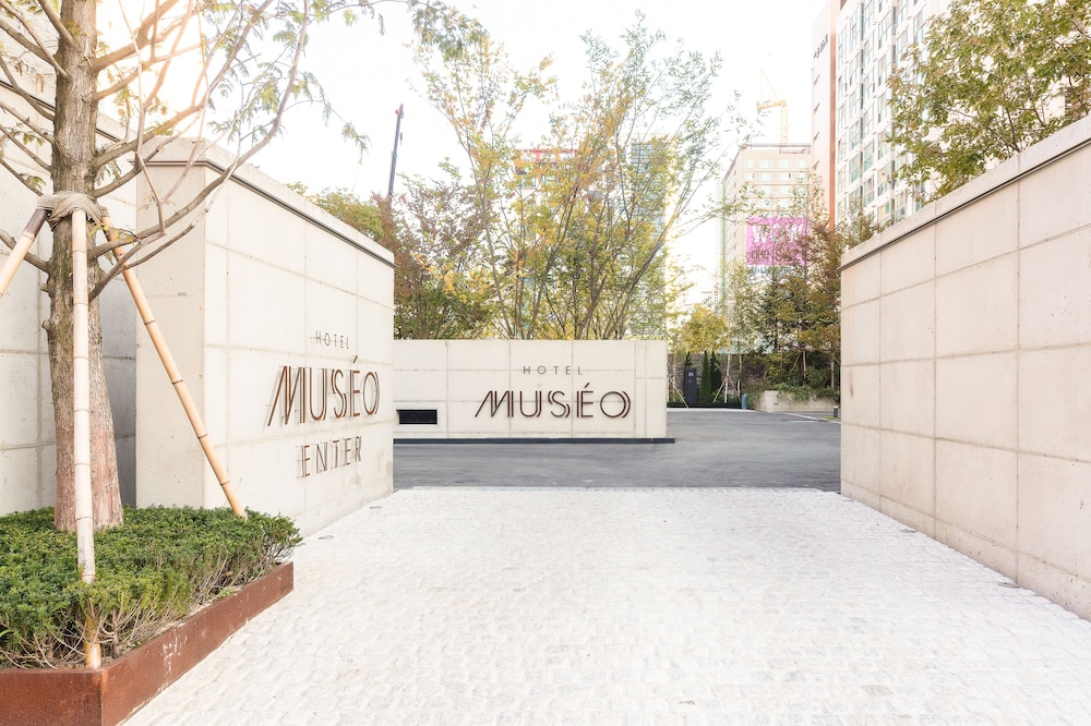 Hotel Museo 64/72