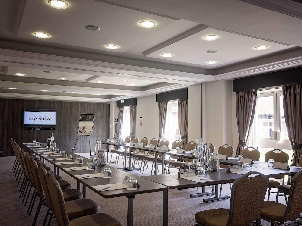 Mercure Milton Keynes 67/76