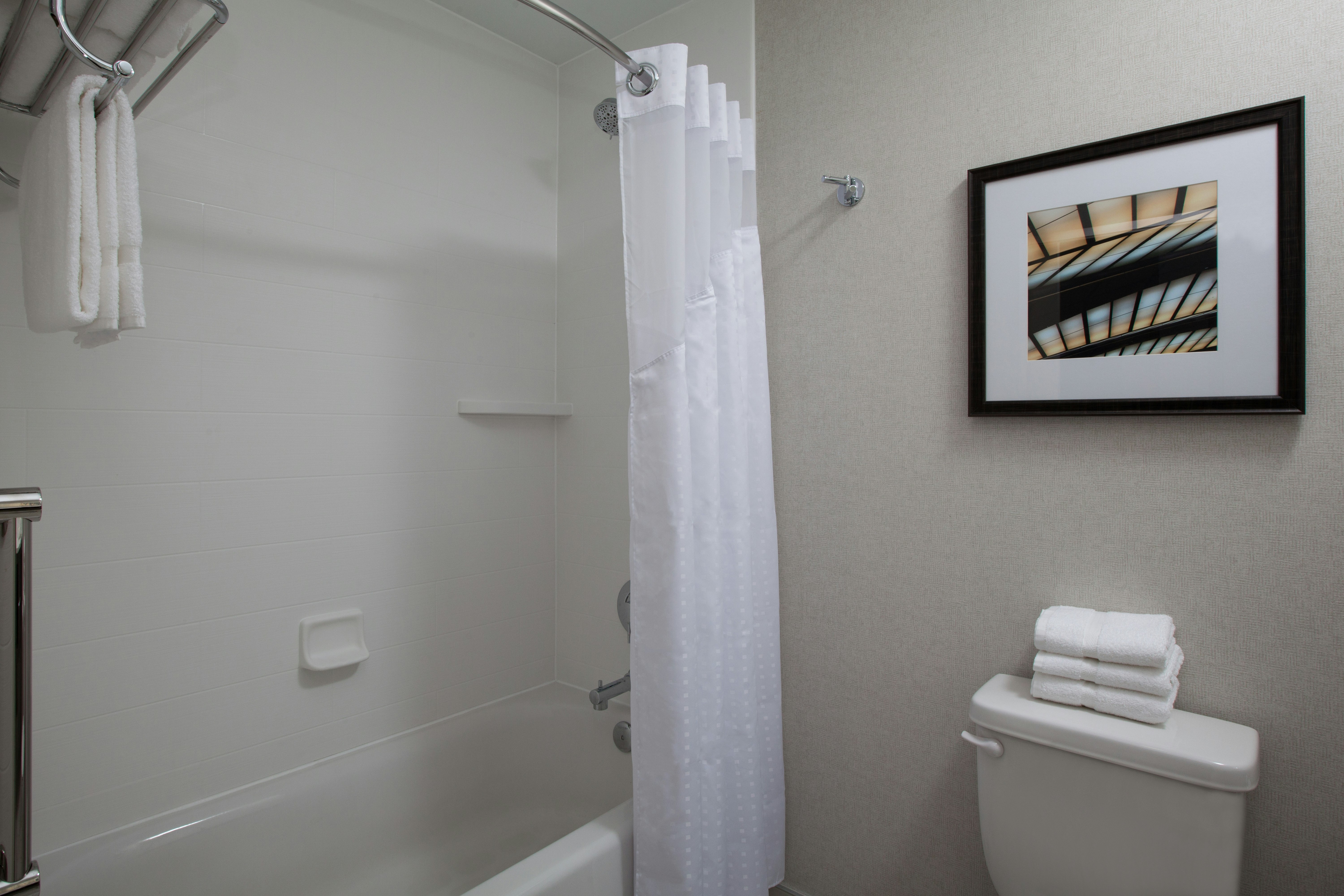 Holiday Inn Cleveland Clinic 64/64