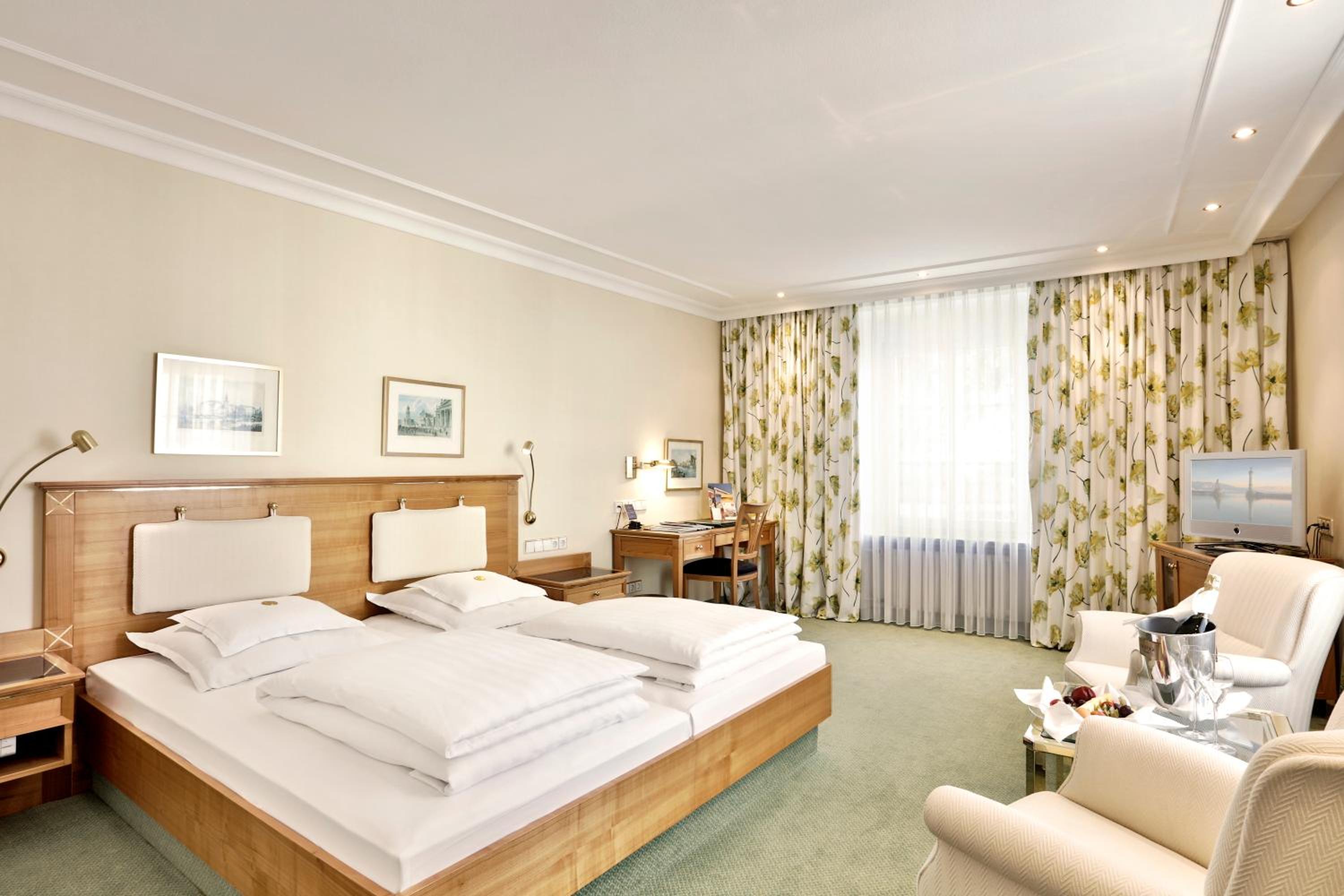 Room, Double Bed