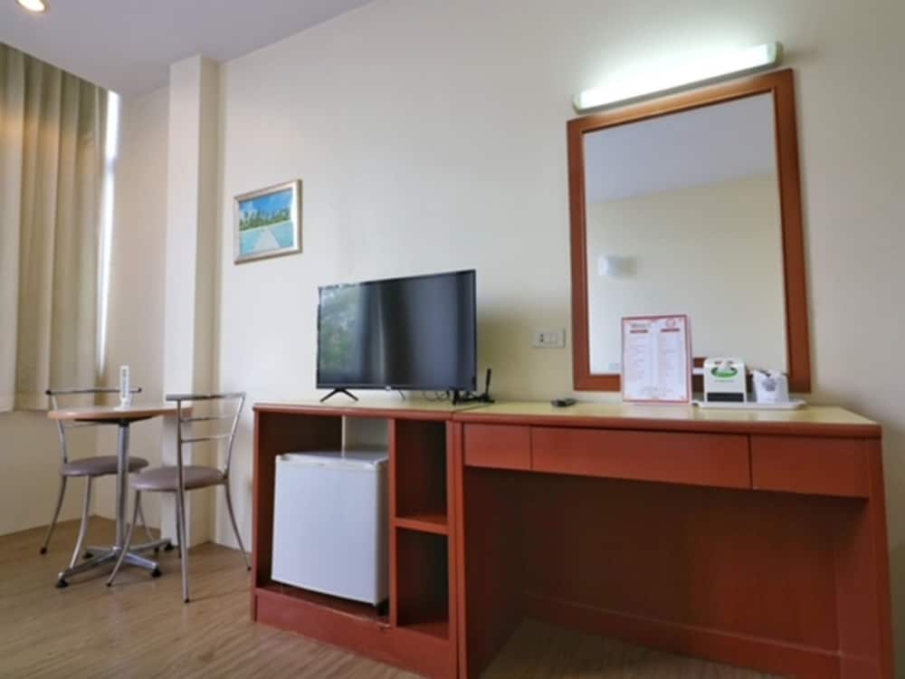 Chumphon Gardens Hotel 59/64