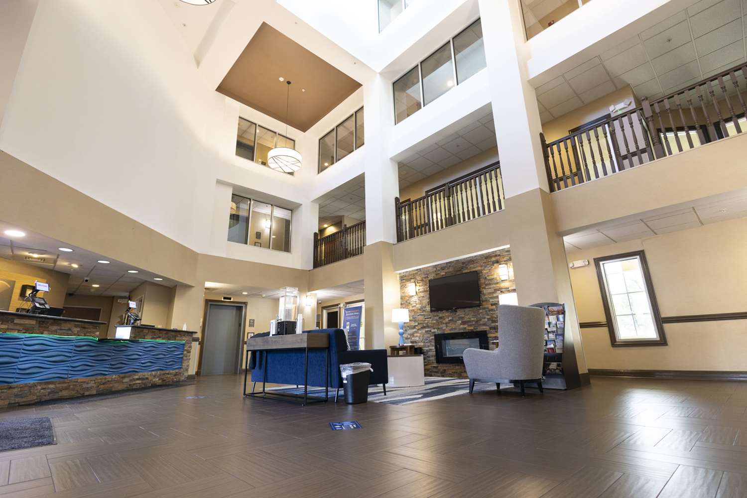 Comfort Suites Springfield I-70 10/32