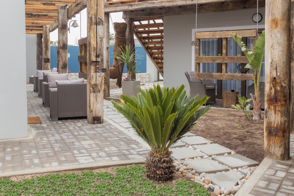 Driftwood Guesthouse 35/39