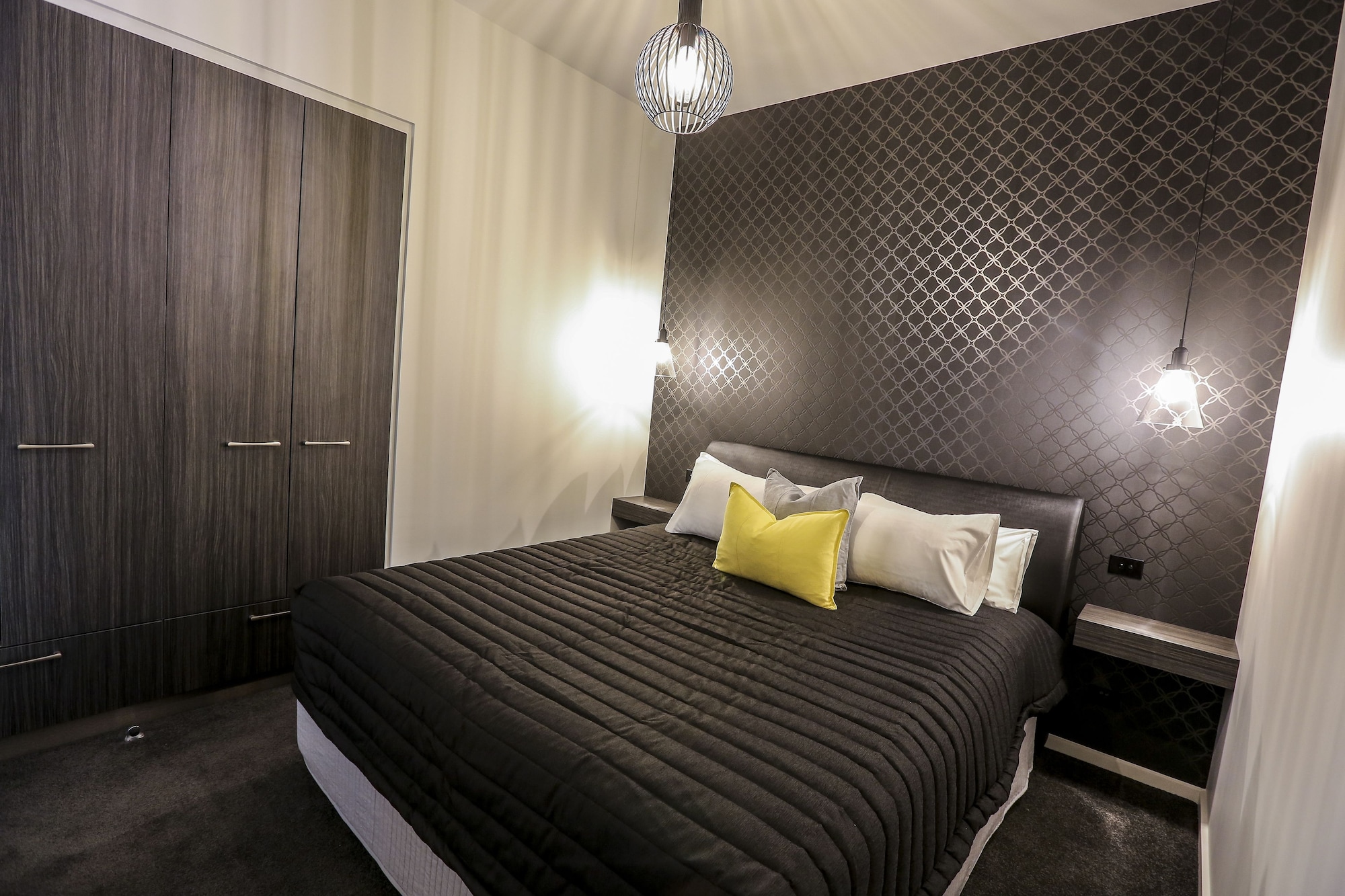 2 BEDROOMS, PREMIUM, APARTMENT