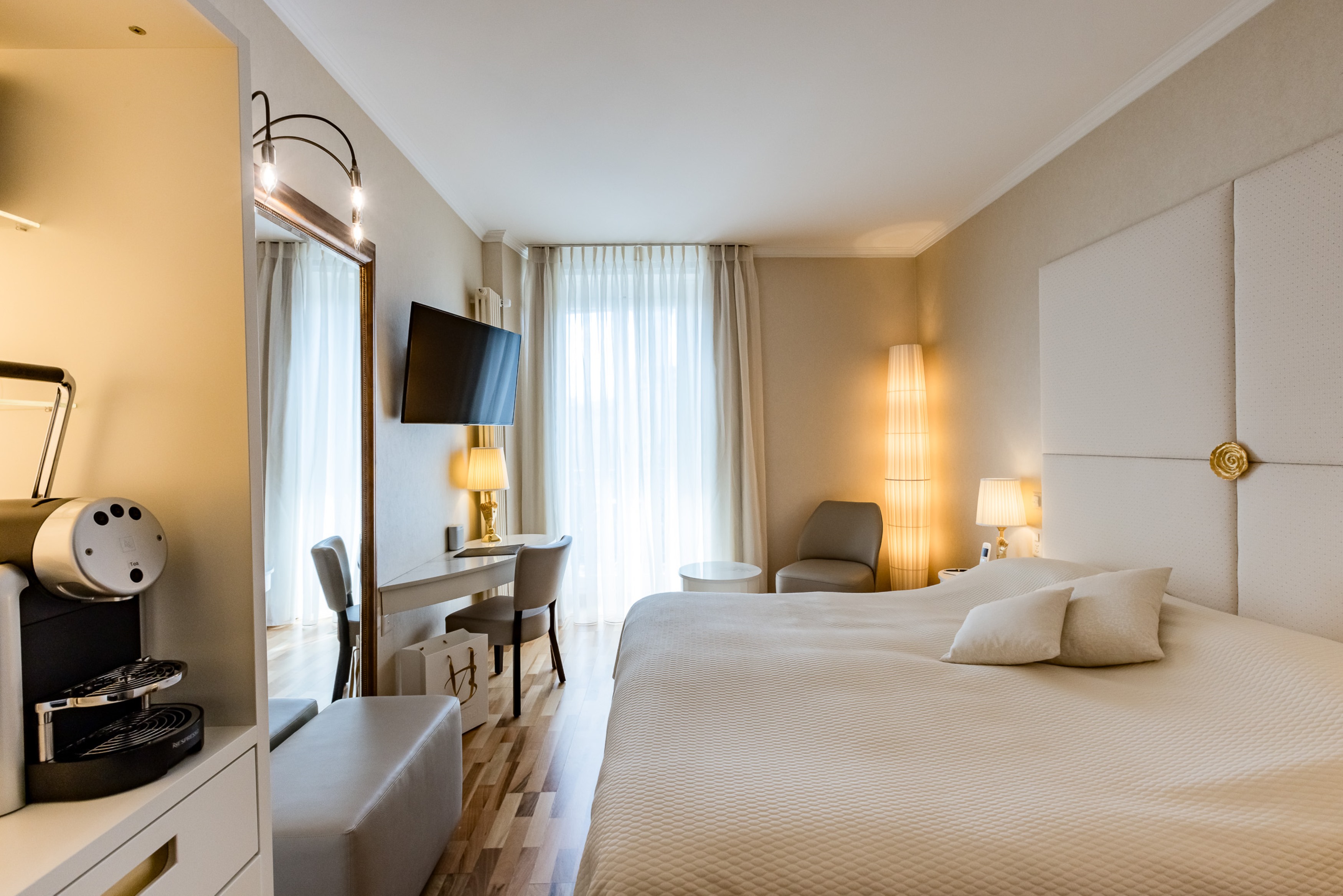 Room, Double Bed, River View