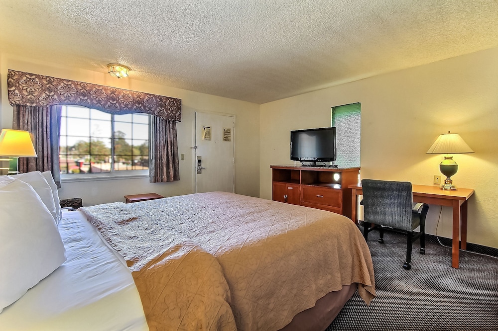 Quality Inn Santa Cruz Downtown Area 13/42