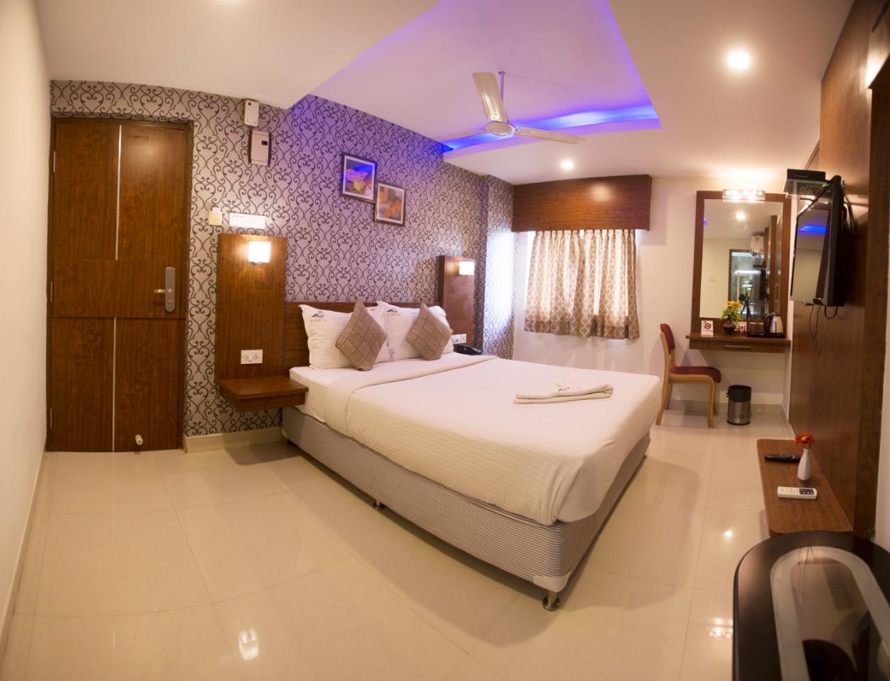 Executive, King Bed, De Castle Inn 2/3