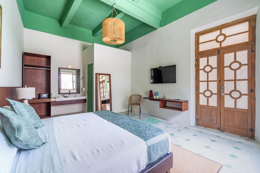 Hotel Boutique Santa Elena 12/19