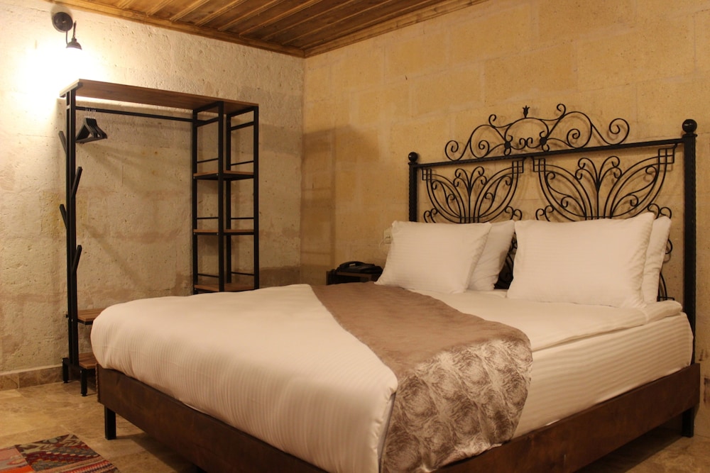 Kayra cave suites 10/50