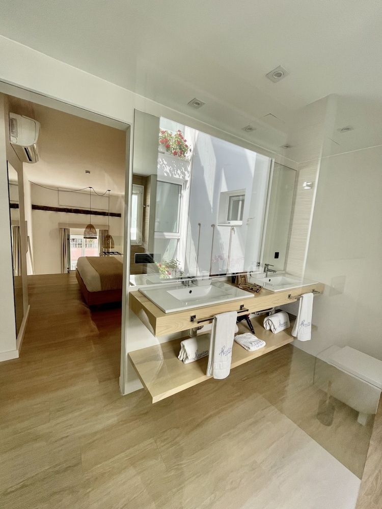 Hi Suites Hotel Emblematico 62/66