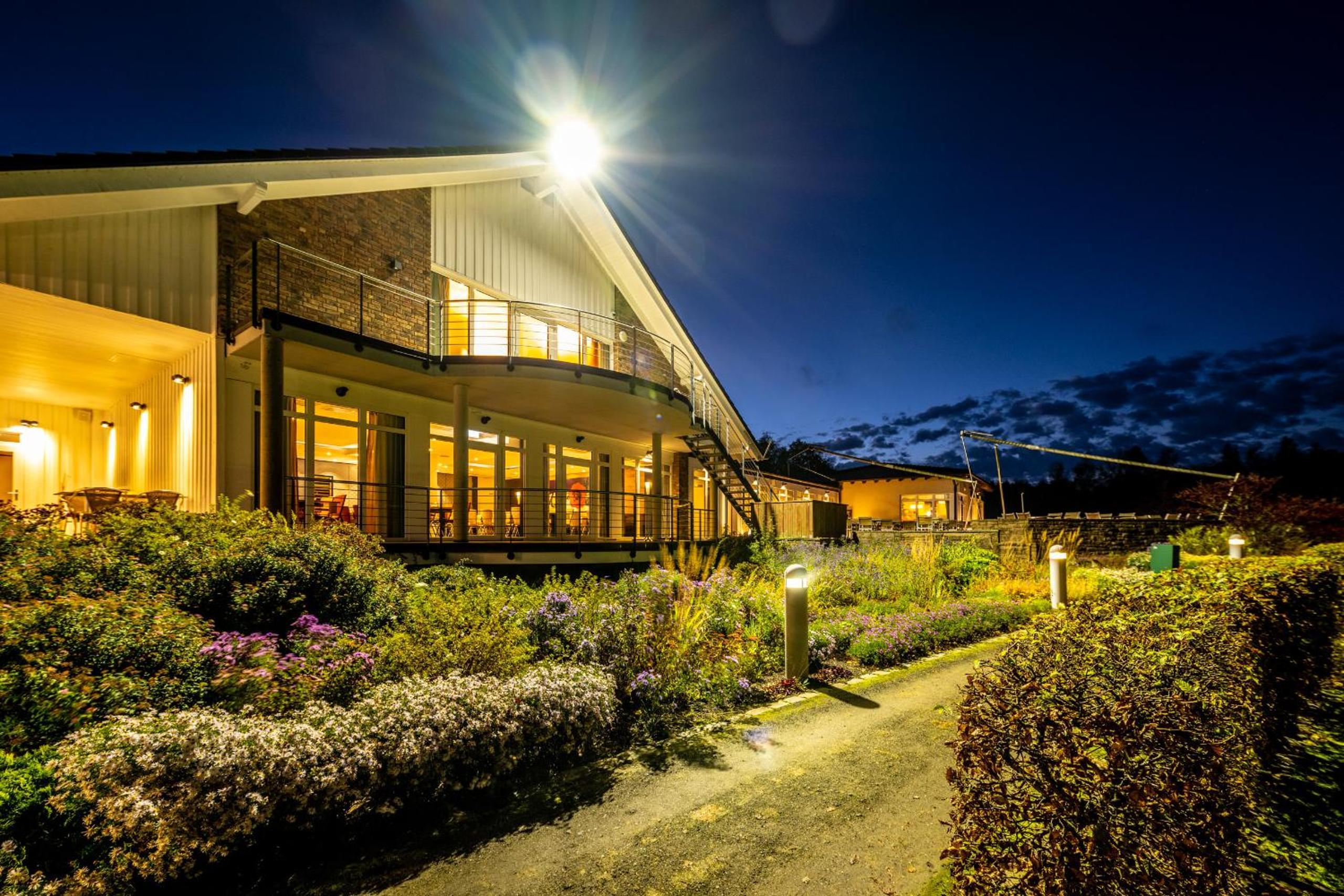 Gut Heckenhof Hotel & Golfresort an der Sieg GmbH & Co. KG 4/50