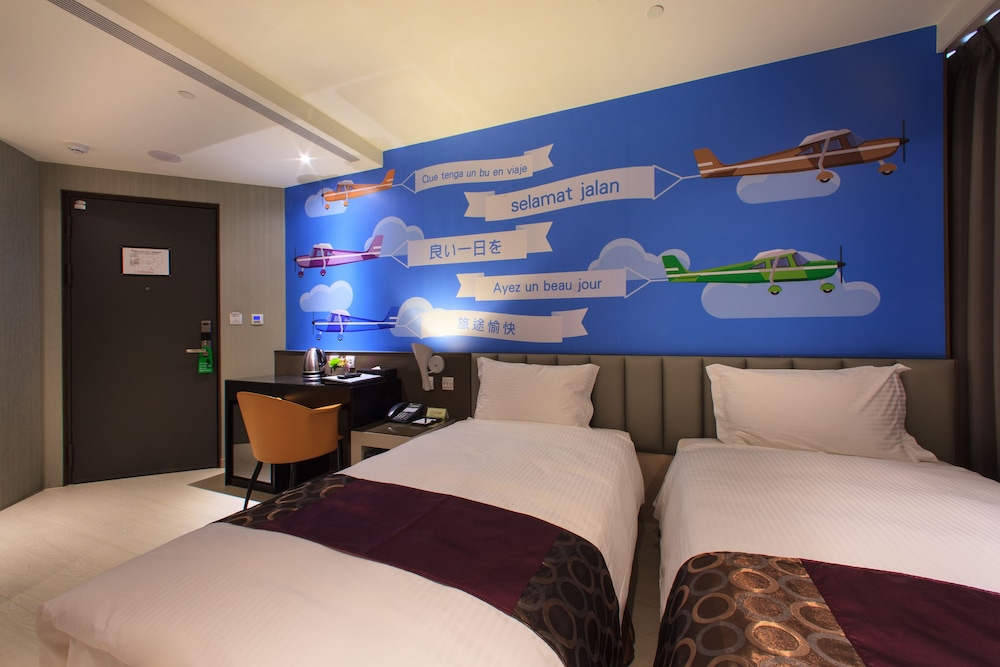 EXCLUSIVE, TWIN BEDS, NO PARKING
