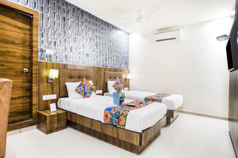 Fabhotel Amour Andheri East 2/17