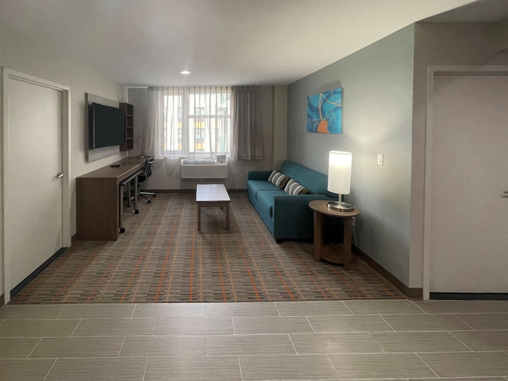 MainStay Suites Bronx - Belmont 39/61