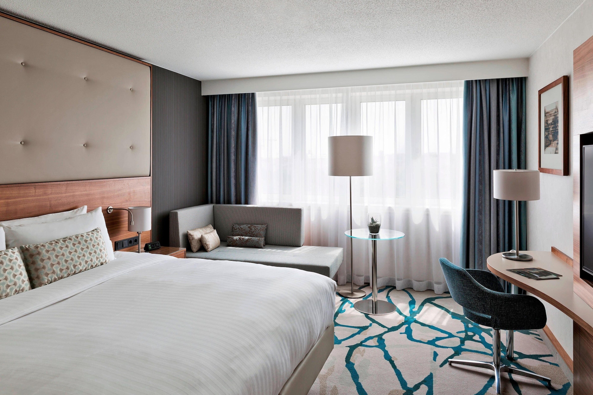 غرفة سوبيريور بسرير كينج بإطلالة على المتنزه، Vienna Marriott Hotel 2/10