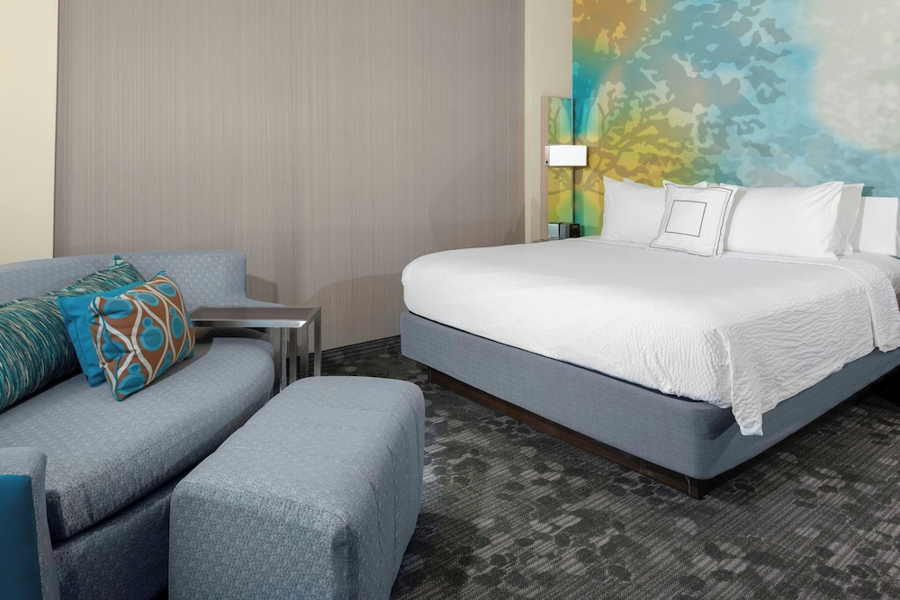 ROOM, KING BED, SOFA