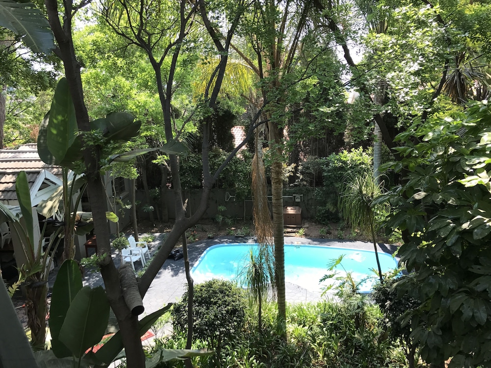 Waterhouse Guest Lodges 295 Indus Street 43/50