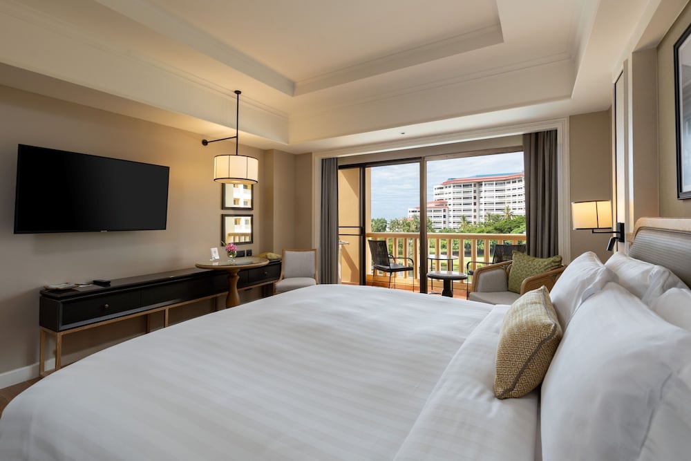 Dusit Thani Hua Hin 40/94