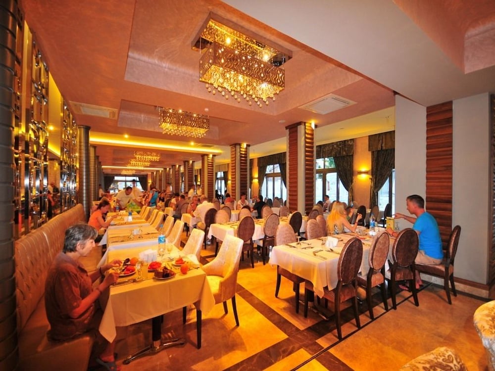 Golden Rock Beach Hotel 15/24