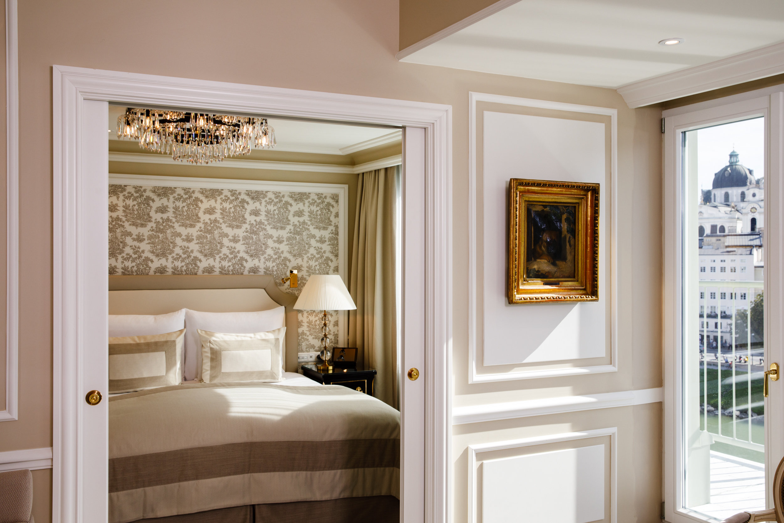 PRESIDENTIAL, SUITE