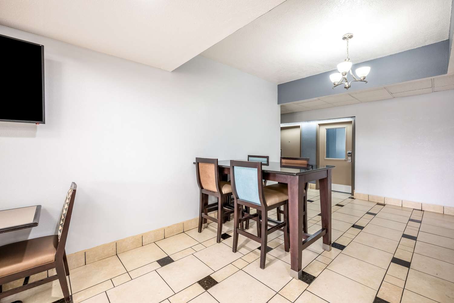 Quality Inn Bulls Gap 30/39