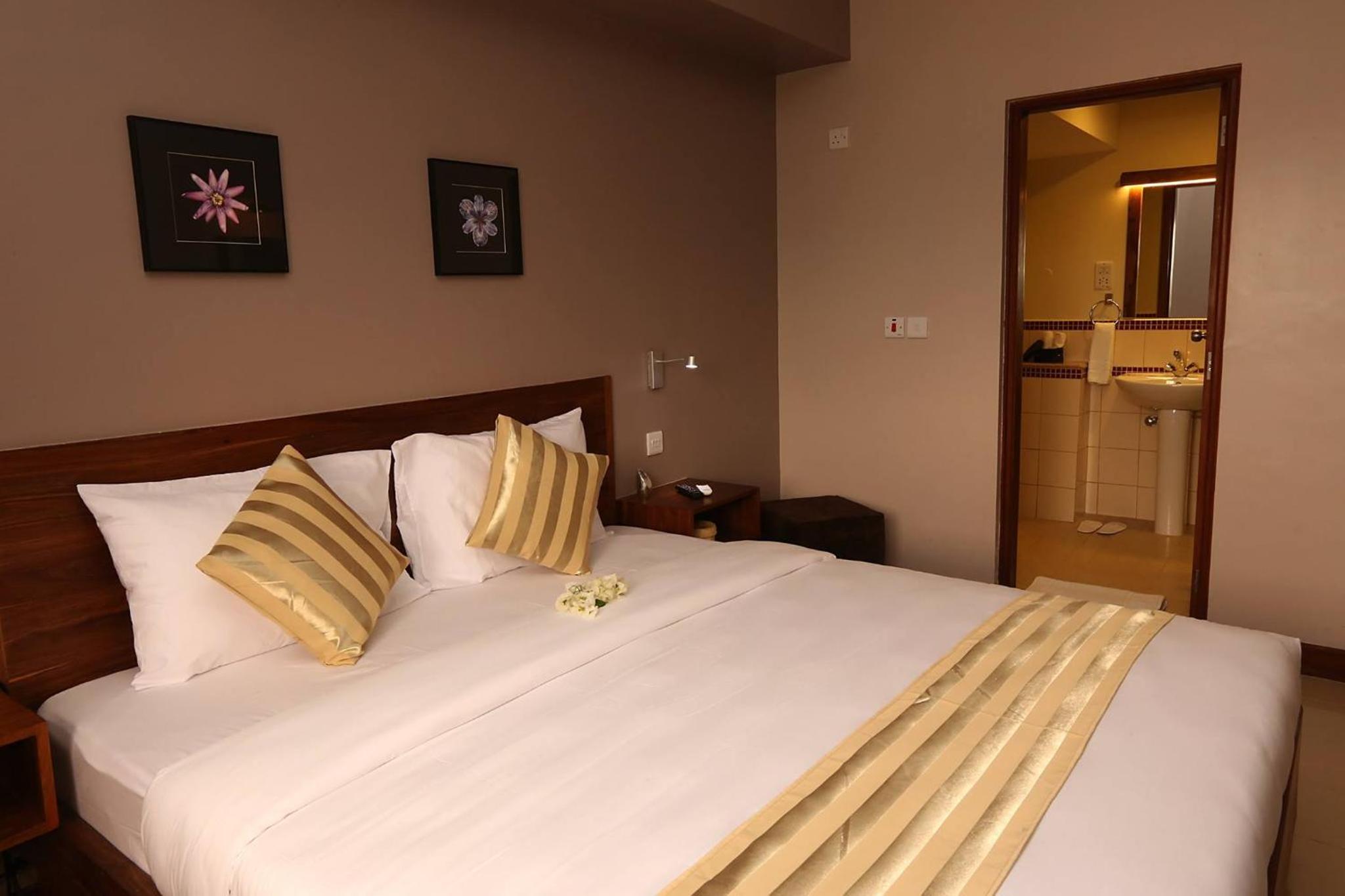 غرفة بسرير مزدوج بإطلالة على الجبل، The Venus Premier Hotel 3/8