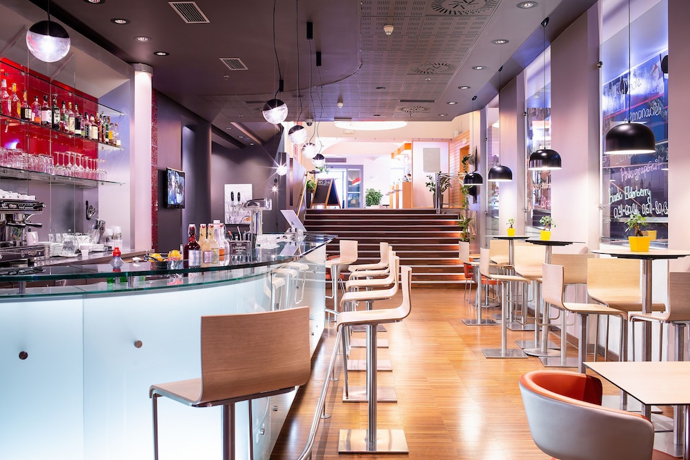 Ibis Praha Old Town 53/70