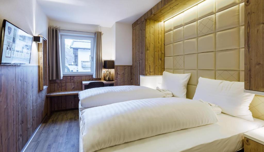 4 Bedrooms, Penthouse, Apartment