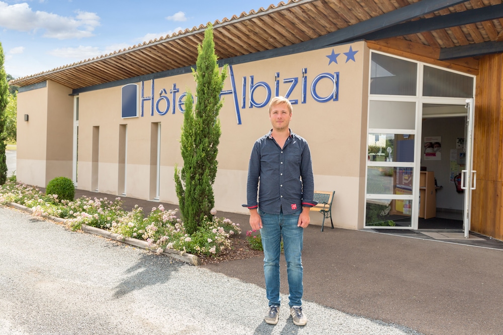 Albizia Hotel 4/31