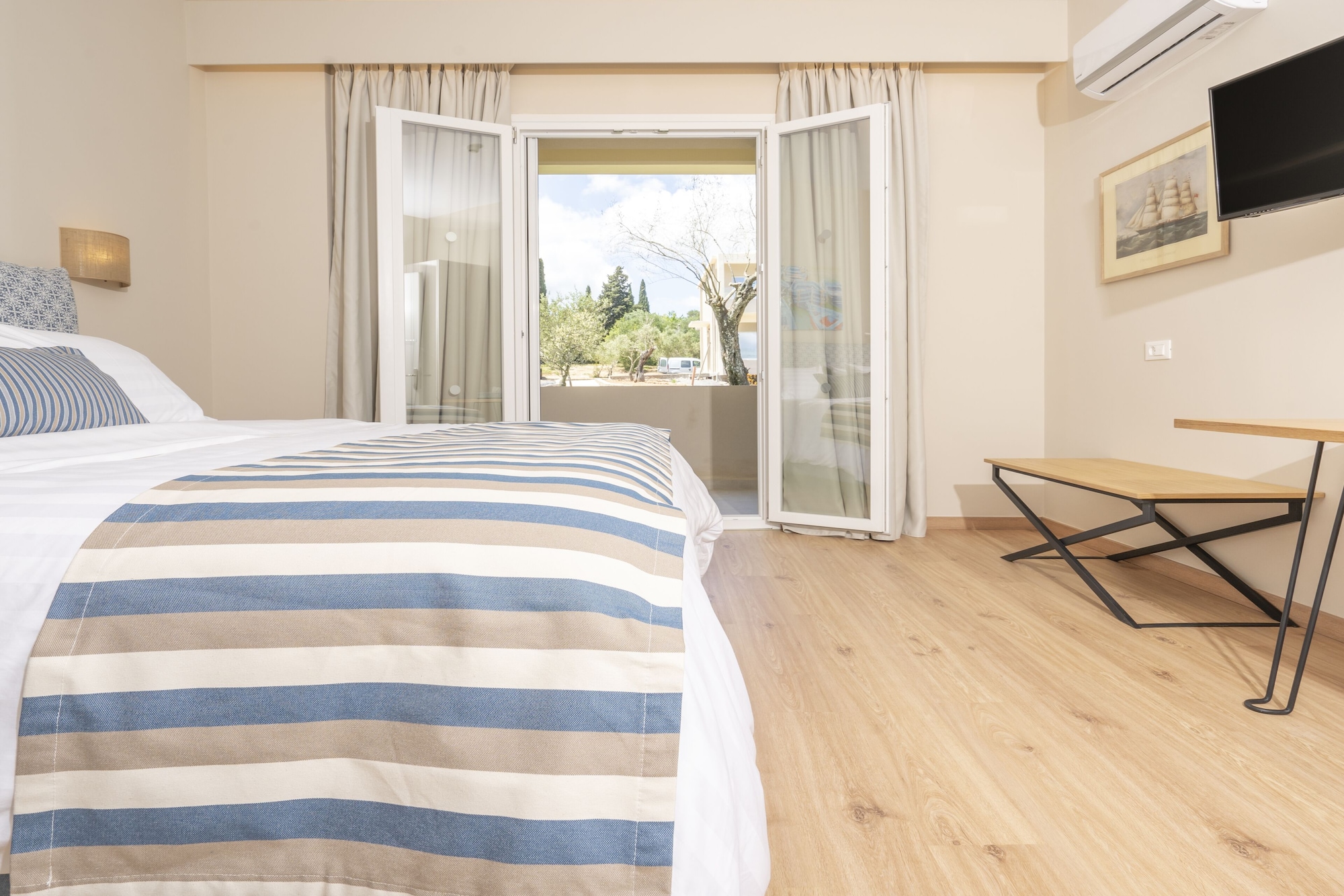 Suite, Bungalow, 1 King and 1 Single Beds