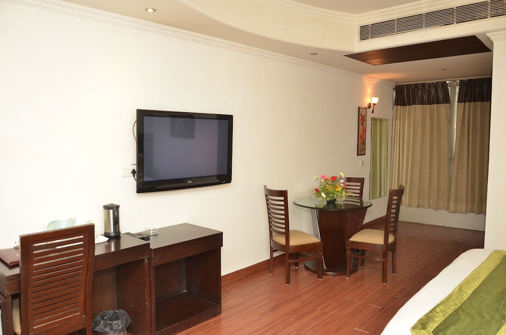Airport Hotel Grand Delhi 45/52