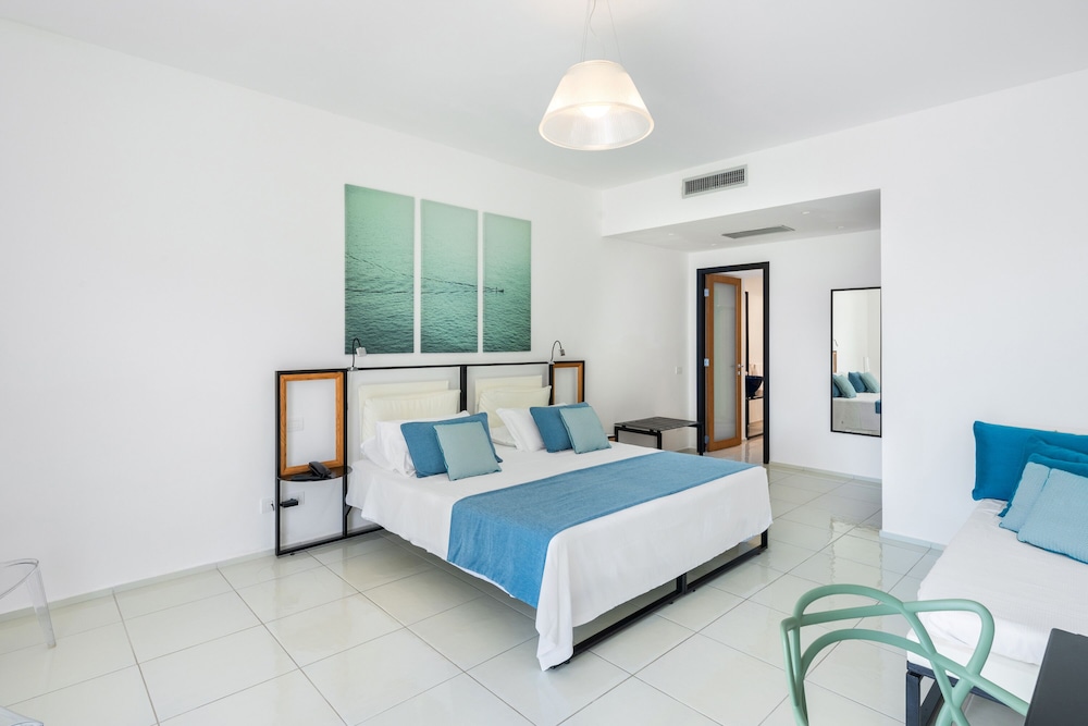 ROOM, DOUBLE BED, SEA VIEW