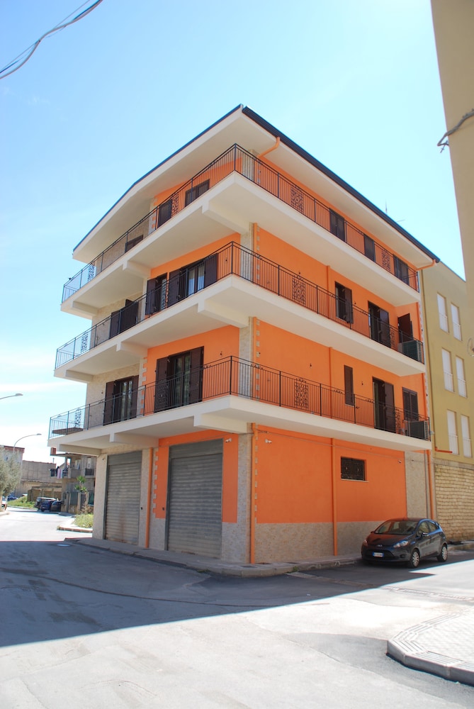 Daphnae House 2/43