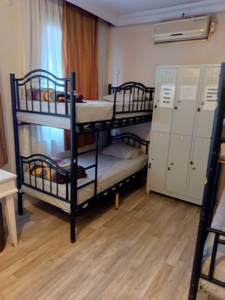 Avrasya Hostel 30/50